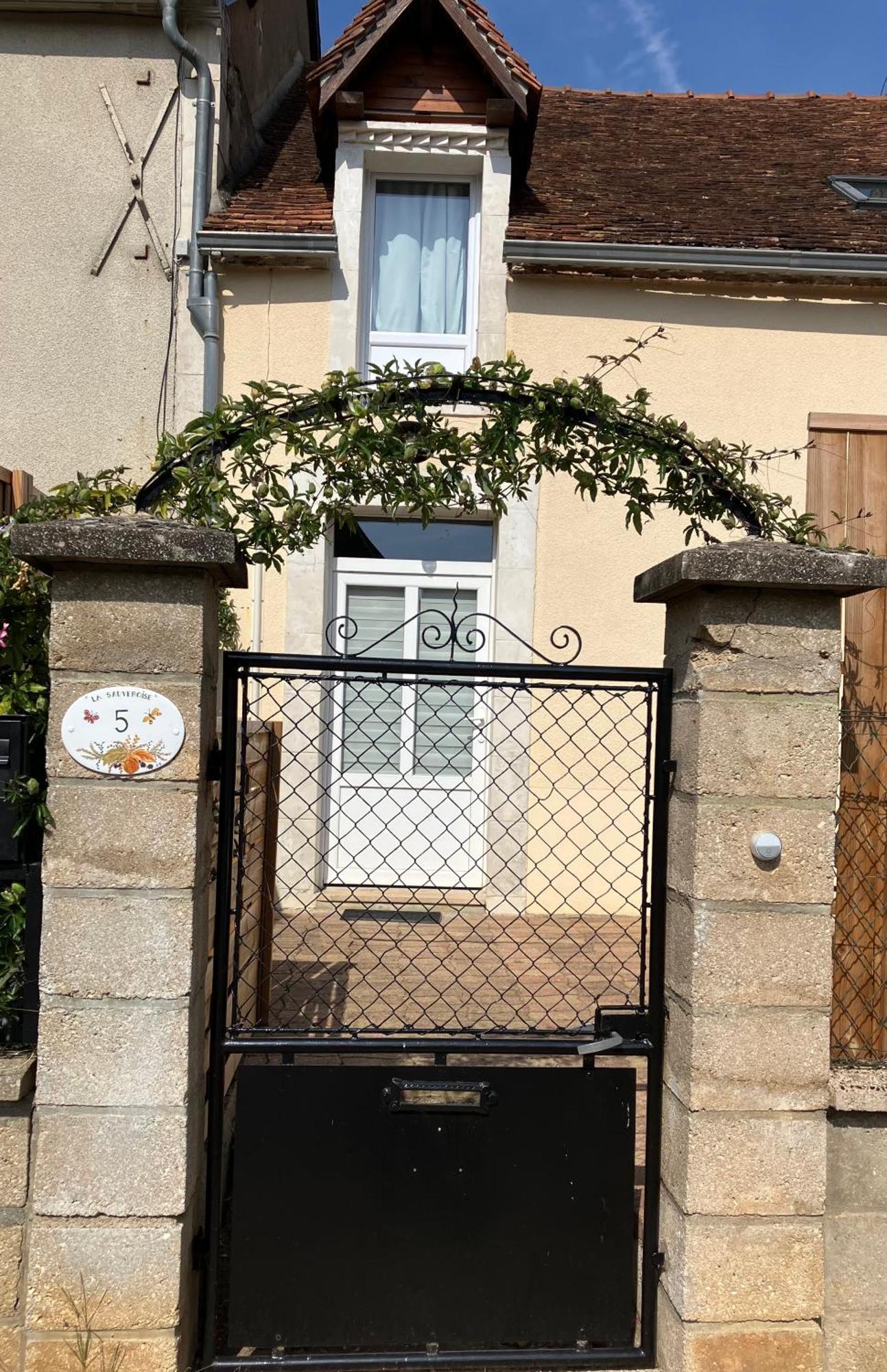 La Sauveroise Saint-Sauveur-en-Puisaye Exterior foto